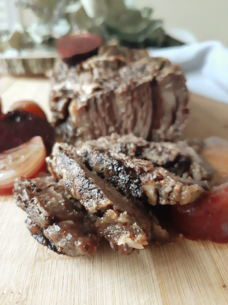 BeetRoastBeef with focus on the slices