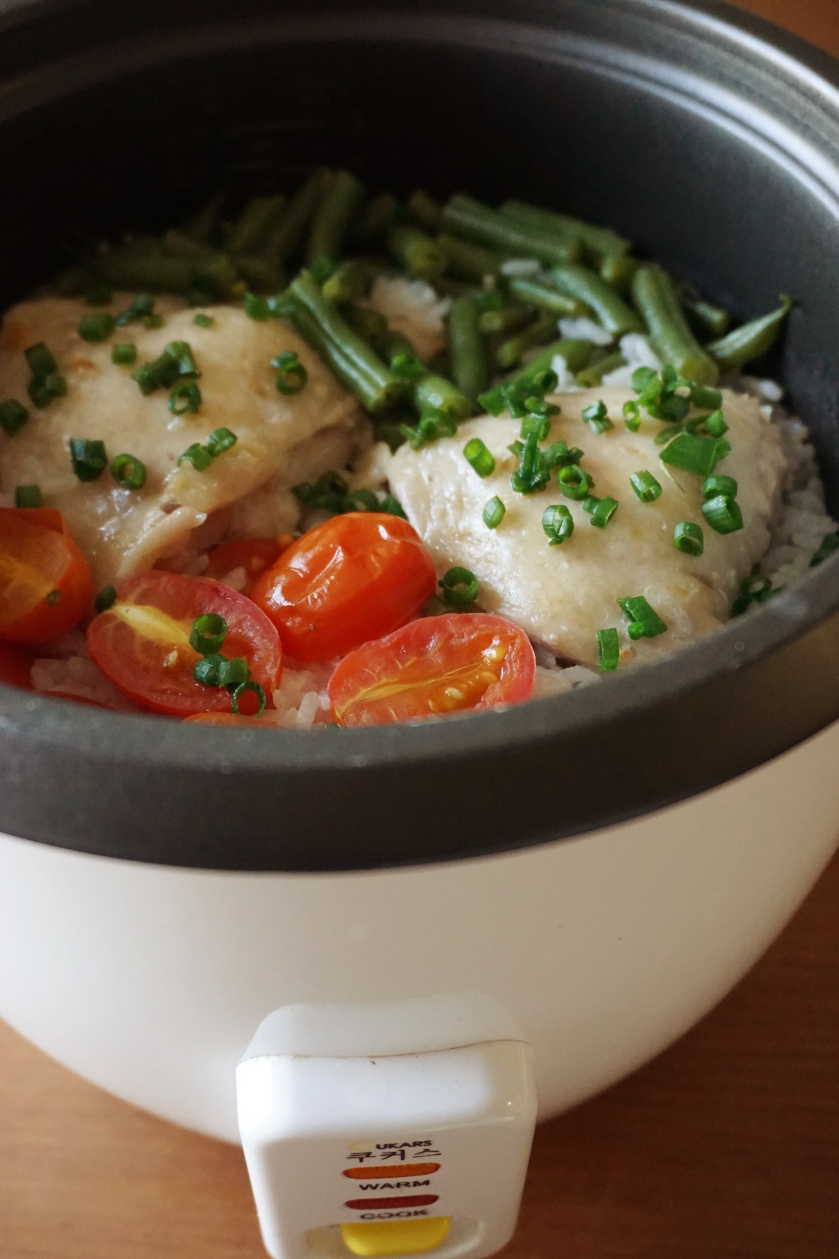 One-pot Rice Cooker Chicken Rice with Vegetables | Belated Brewery
