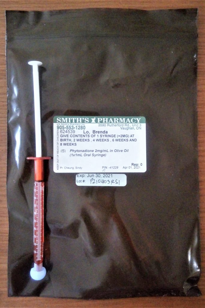 Oral vitamin K syringe and the packaging